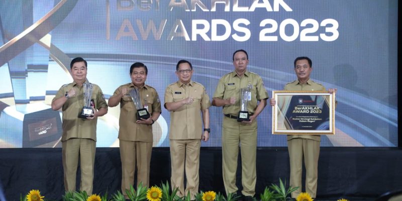 BSKDN Raih Penghargaan The Most Responsive Partisipant dalam Kemendagri BerAKHLAK Award 2023