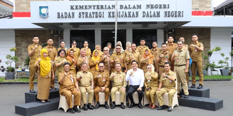 BSKDN Kemendagri Beri Pembekalan Bupati Indramayu, Dorong Kebijakan Berbasis Data dan Bukti