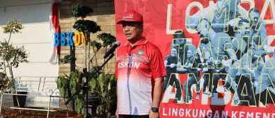 Lomba Tarik Tambang Meriahkan HUT RI, Kepala BSKDN Ajak Peserta Junjung Tinggi Sportivitas