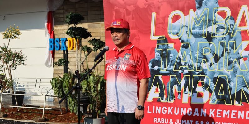 Lomba Tarik Tambang Meriahkan HUT RI, Kepala BSKDN Ajak Peserta Junjung Tinggi Sportivitas